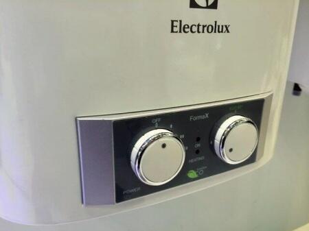 Электрический накопительный водонагреватель Electrolux EWH 80 Formax