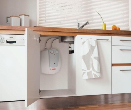 Электрический накопительный водонагреватель Bosch Tronic 2000T (mini) ES 015 5 1500W BO M1R-KNWVT
